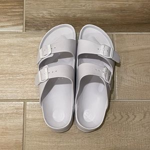 NWT So Double Strap Buckle Sandal in White